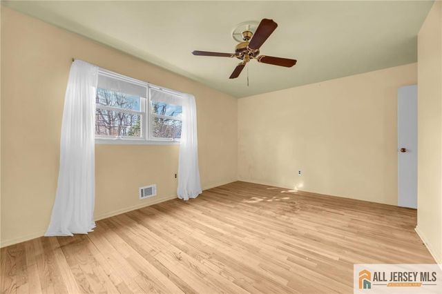 25 Greenwich Road, Edison, NJ 08820