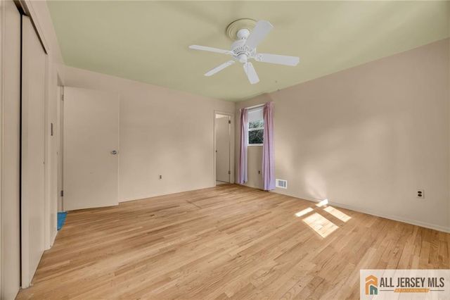 25 Greenwich Road, Edison, NJ 08820