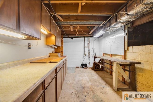 25 Greenwich Road, Edison, NJ 08820