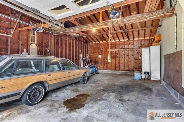 25 Greenwich Road, Edison, NJ 08820