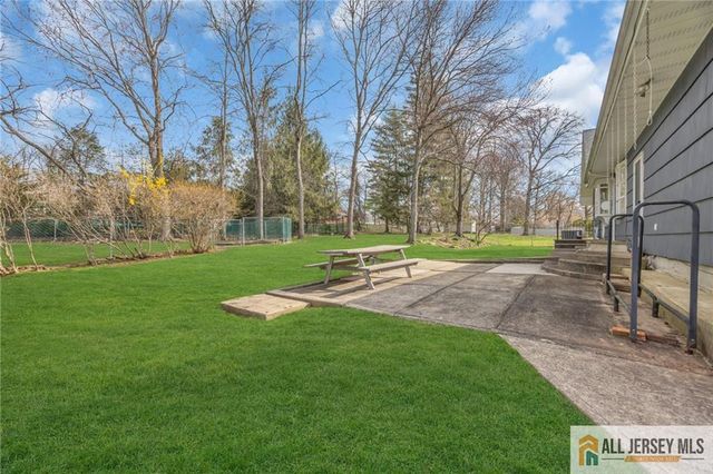 25 Greenwich Road, Edison, NJ 08820