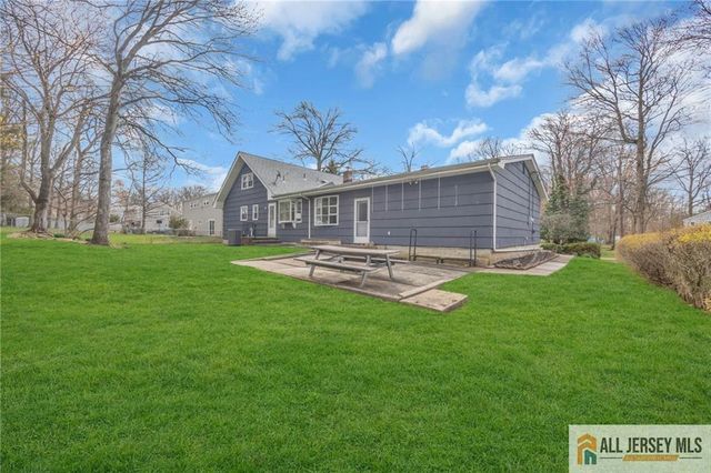 25 Greenwich Road, Edison, NJ 08820