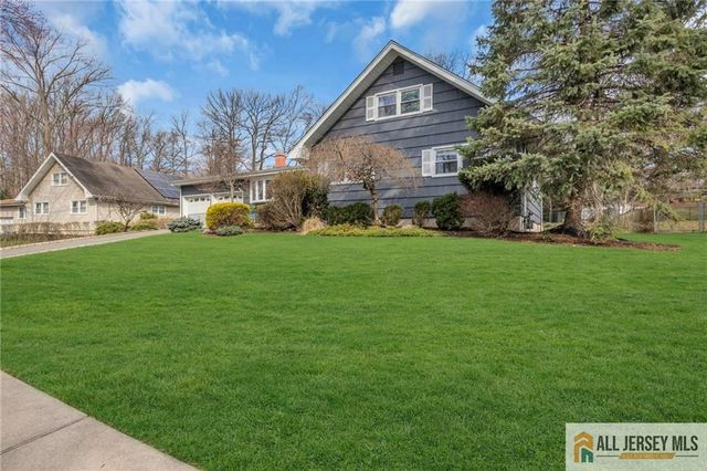 25 Greenwich Road, Edison, NJ 08820