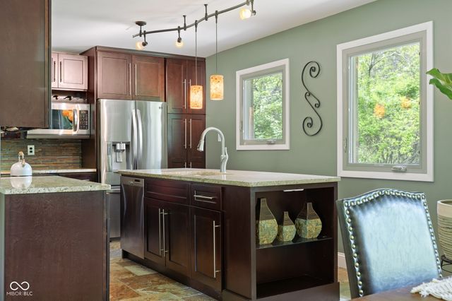 7050 Allisonville Road, Indianapolis, IN 46220