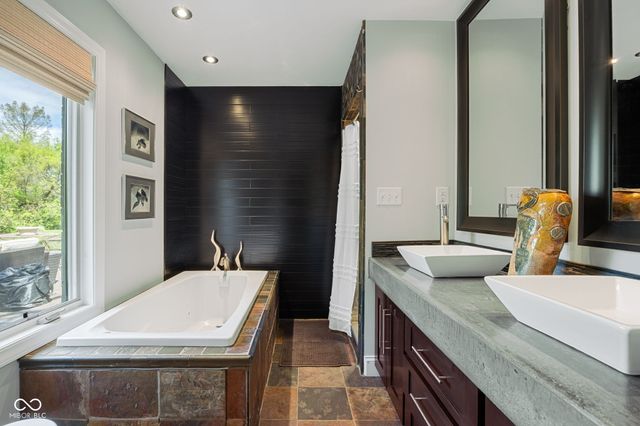 7050 Allisonville Road, Indianapolis, IN 46220