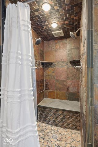 7050 Allisonville Road, Indianapolis, IN 46220