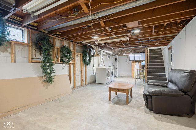 7050 Allisonville Road, Indianapolis, IN 46220