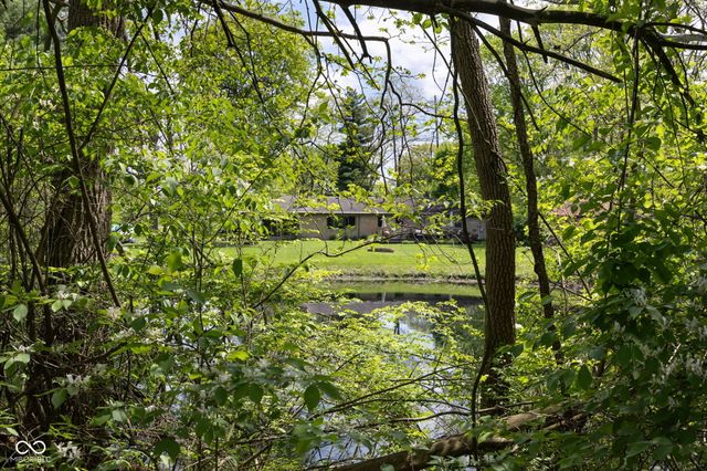 7050 Allisonville Road, Indianapolis, IN 46220