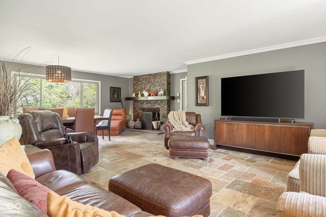 7050 Allisonville Road, Indianapolis, IN 46220