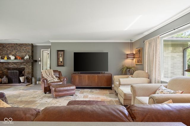 7050 Allisonville Road, Indianapolis, IN 46220