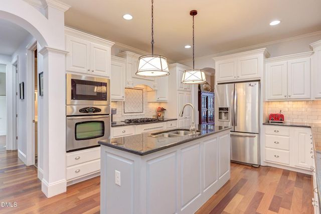 2032 Silverleaf Drive, Youngsville, NC 27596