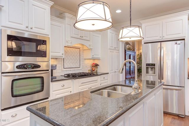 2032 Silverleaf Drive, Youngsville, NC 27596