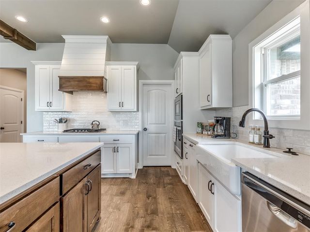 14542 Fox Lair Lane, Edmond, OK 73025