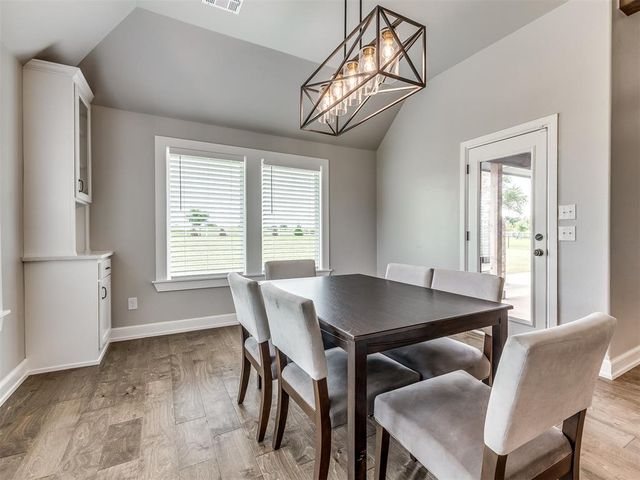 14542 Fox Lair Lane, Edmond, OK 73025