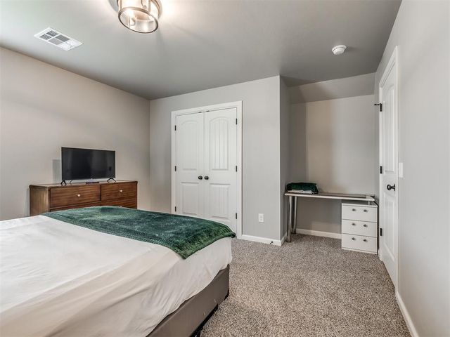 14542 Fox Lair Lane, Edmond, OK 73025