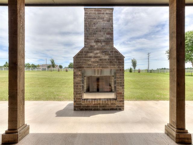 14542 Fox Lair Lane, Edmond, OK 73025