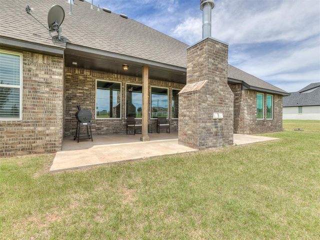 14542 Fox Lair Lane, Edmond, OK 73025