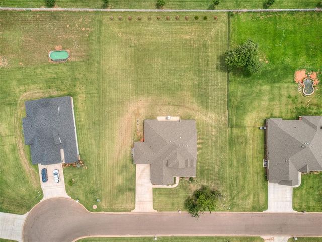 14542 Fox Lair Lane, Edmond, OK 73025