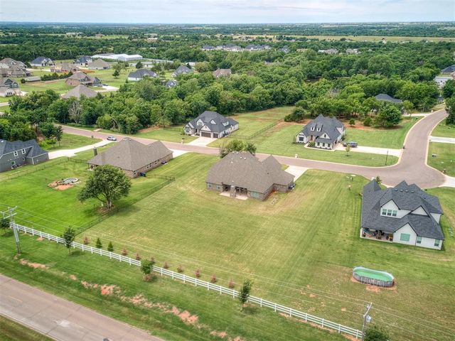 14542 Fox Lair Lane, Edmond, OK 73025