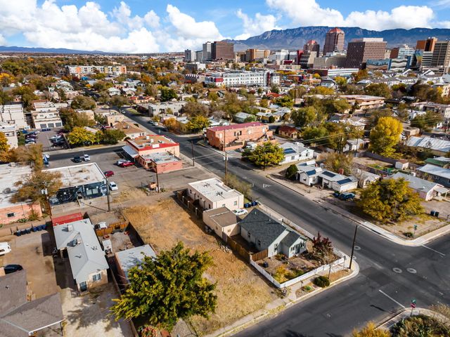 1005 Iron Avenue SW, Albuquerque, NM 87102