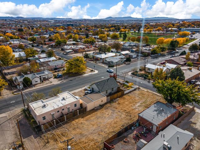 1005 Iron Avenue SW, Albuquerque, NM 87102