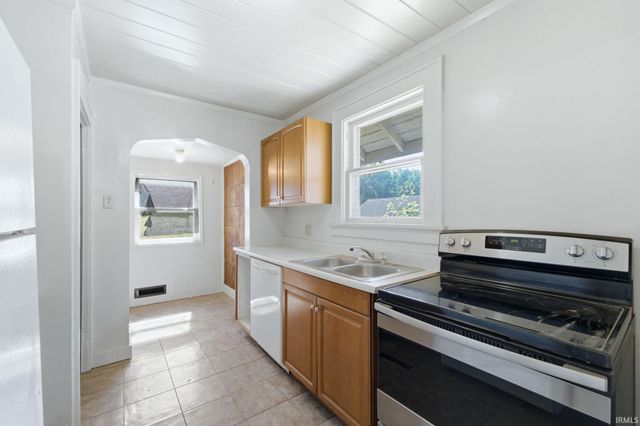 1026 Pemberton Drive, Fort Wayne, IN 46805