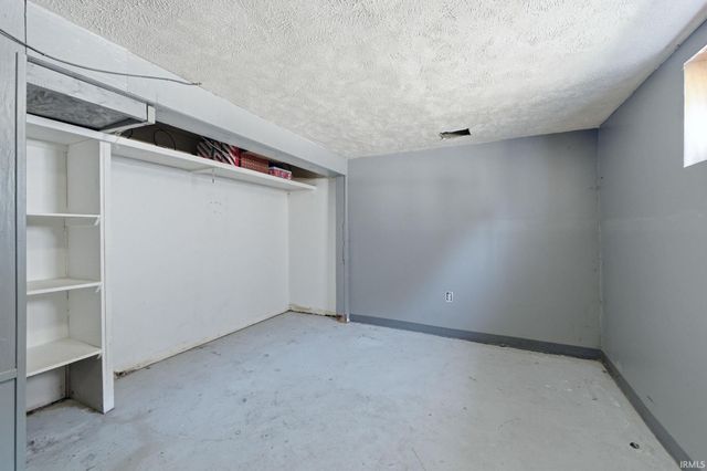 1026 Pemberton Drive, Fort Wayne, IN 46805