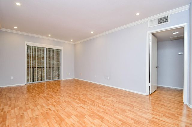 2230 S Piney Point Road 212, Houston, TX 77063