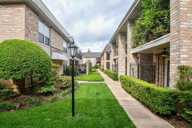 2230 S Piney Point Road 212, Houston, TX 77063