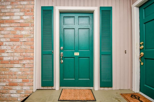2230 S Piney Point Road 212, Houston, TX 77063