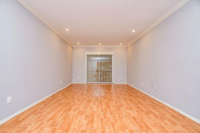 2230 S Piney Point Road 212, Houston, TX 77063