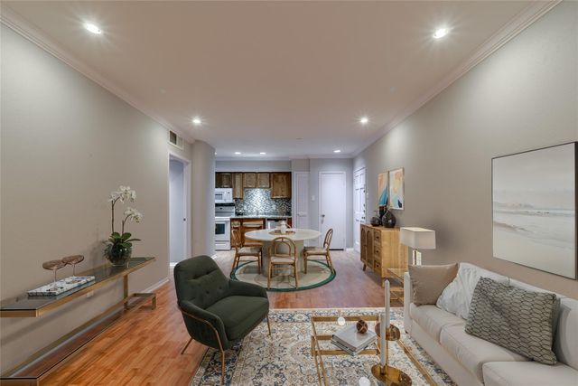 2230 S Piney Point Road 212, Houston, TX 77063