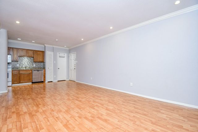 2230 S Piney Point Road 212, Houston, TX 77063