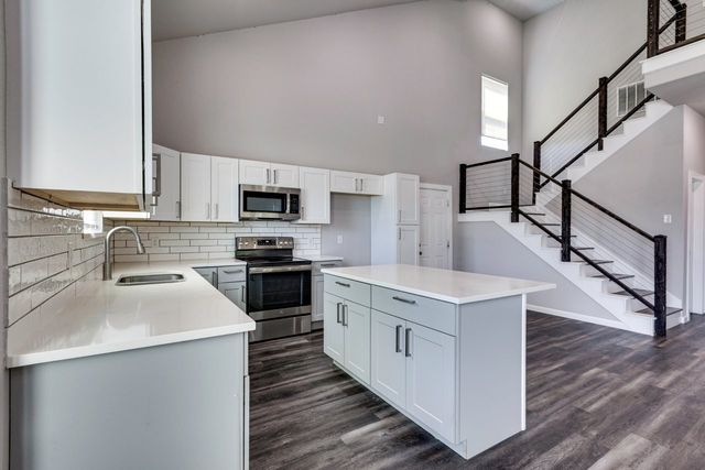 1908 Amanda Avenue, Fort Worth, TX 76105