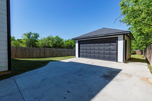 1908 Amanda Avenue, Fort Worth, TX 76105