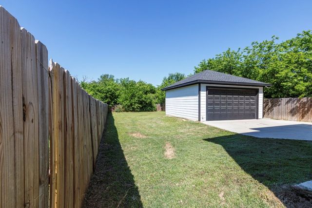 1908 Amanda Avenue, Fort Worth, TX 76105