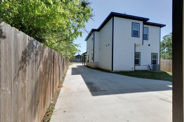 1908 Amanda Avenue, Fort Worth, TX 76105