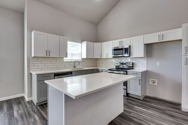 1908 Amanda Avenue, Fort Worth, TX 76105