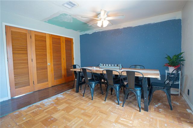 1333 Casa Verde Dr, Corpus Christi, TX 78411