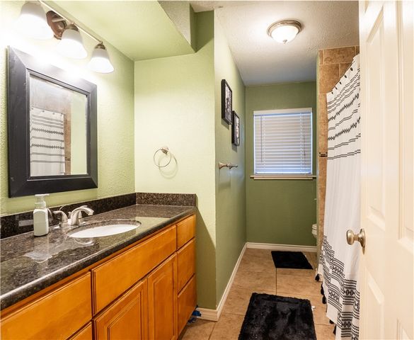 1333 Casa Verde Dr, Corpus Christi, TX 78411