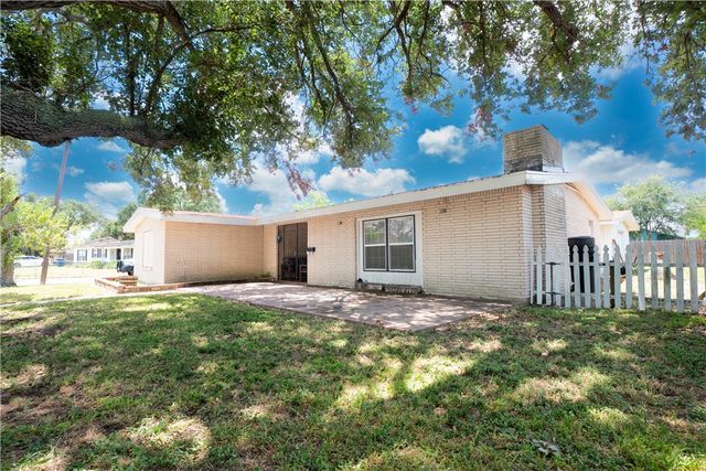 1333 Casa Verde Dr, Corpus Christi, TX 78411