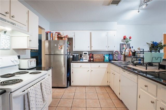 1333 Casa Verde Dr, Corpus Christi, TX 78411