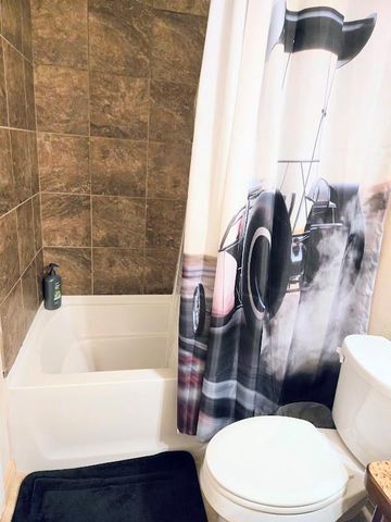 18015 Azalea Drive, Beaumont, TX 77705