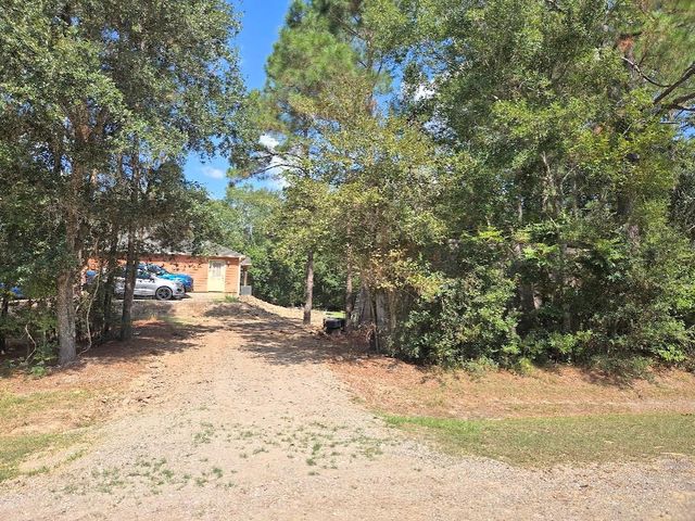 18015 Azalea Drive, Beaumont, TX 77705