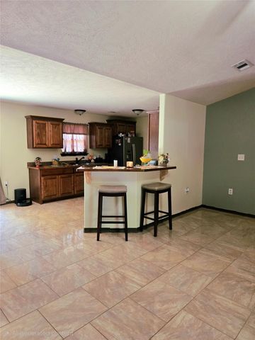 18015 Azalea Drive, Beaumont, TX 77705