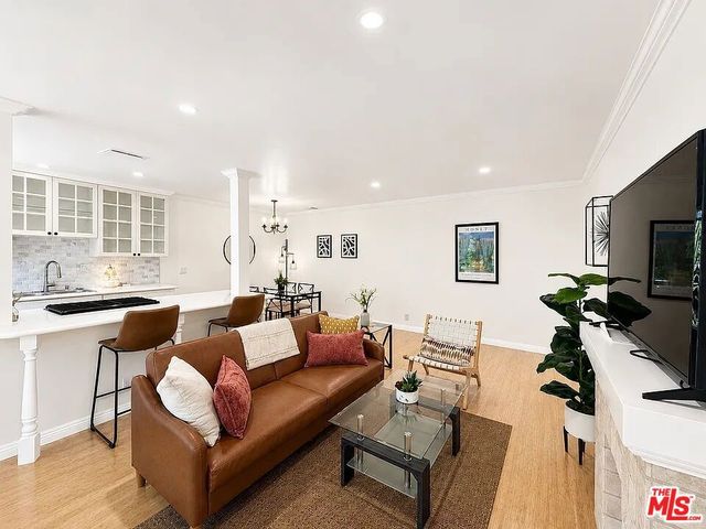 1027 20th Street J, Santa Monica, CA 90403