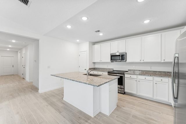 885 SW Tulip Boulevard 40, Port St Lucie, FL 34953