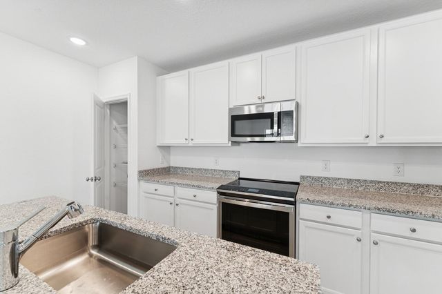 885 SW Tulip Boulevard 40, Port St Lucie, FL 34953