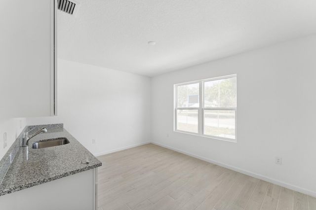 885 SW Tulip Boulevard 40, Port St Lucie, FL 34953