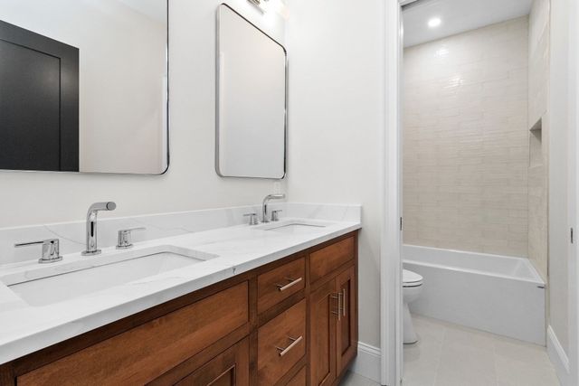 10 Central Ave 10, Newton, MA 02460